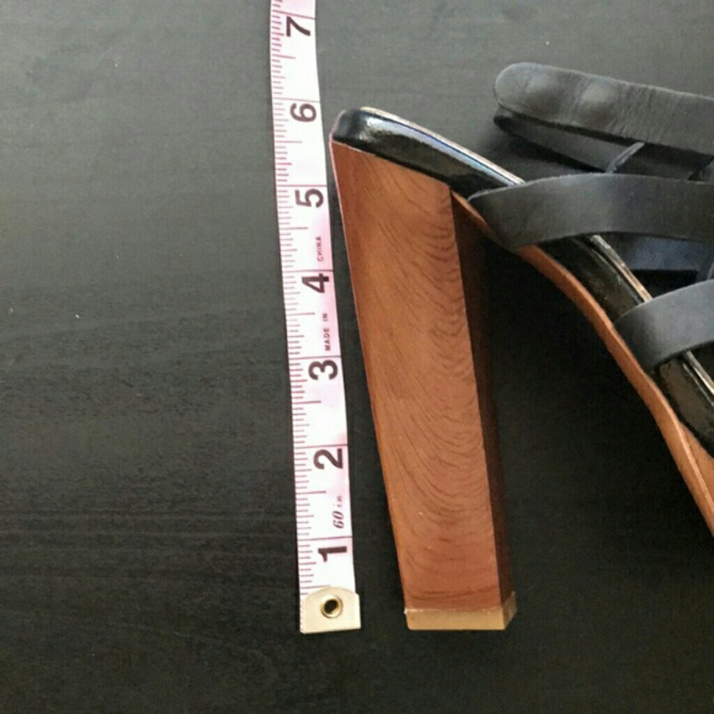 Platform sandals - Picture 3 of 3